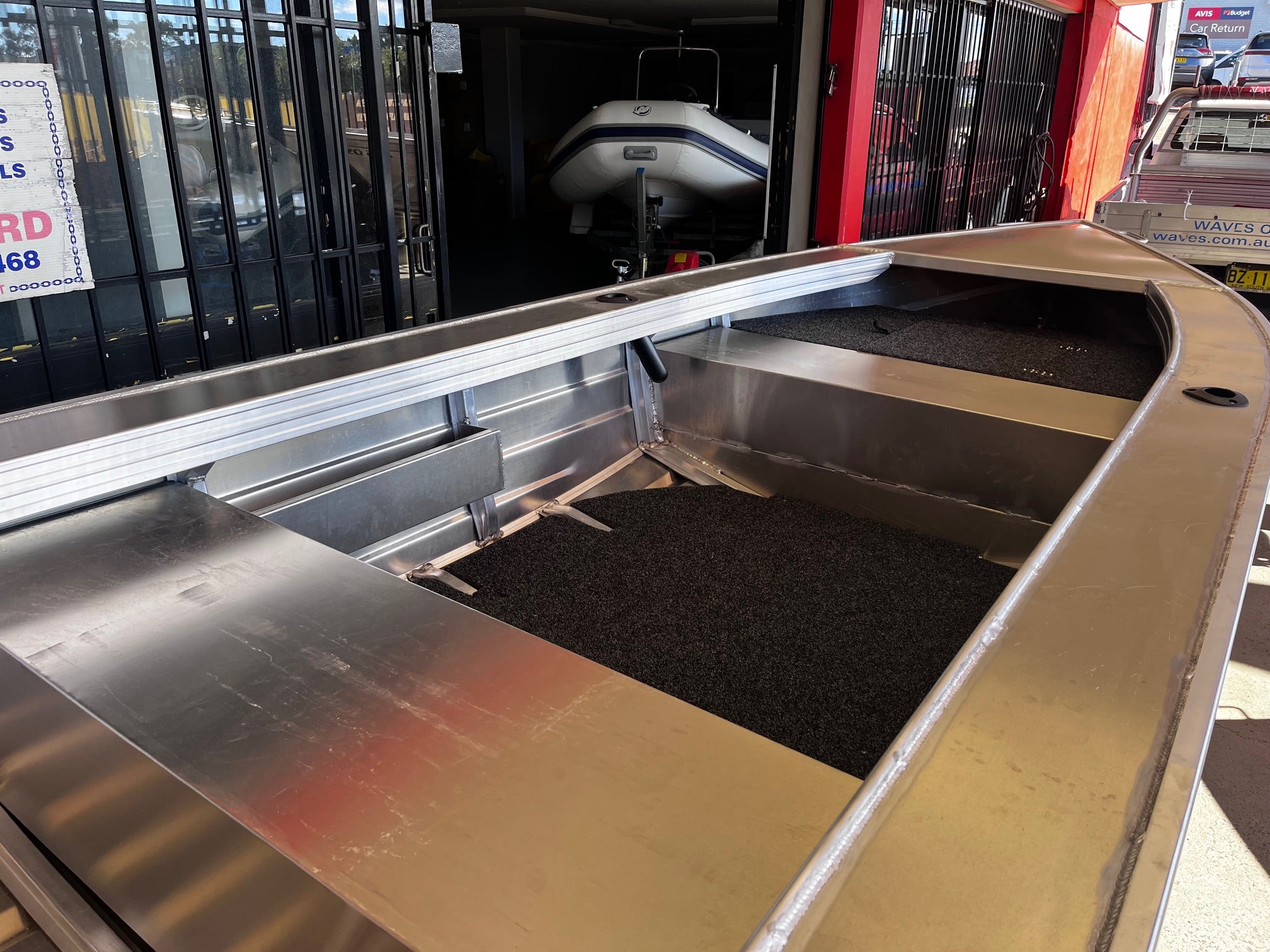 Horizon 370 Pathfinder (In Stock with FREE Bimini)