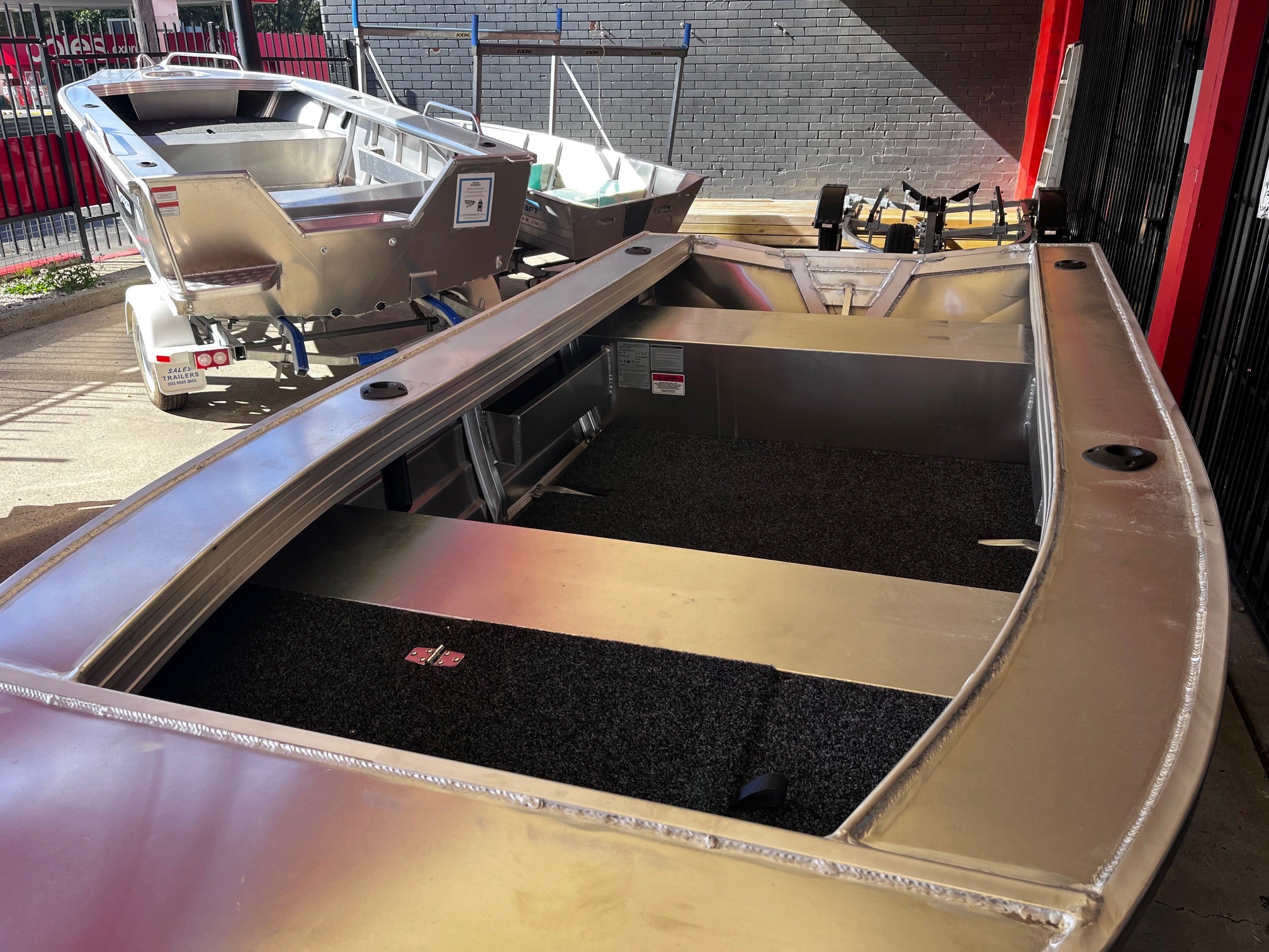 Horizon 370 Pathfinder (In Stock with FREE Bimini)