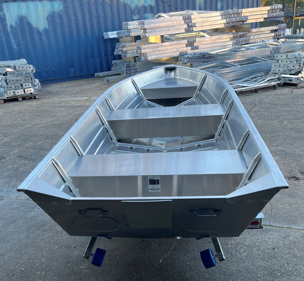 SeaCraft 400 Explorer - Waves Overseas
