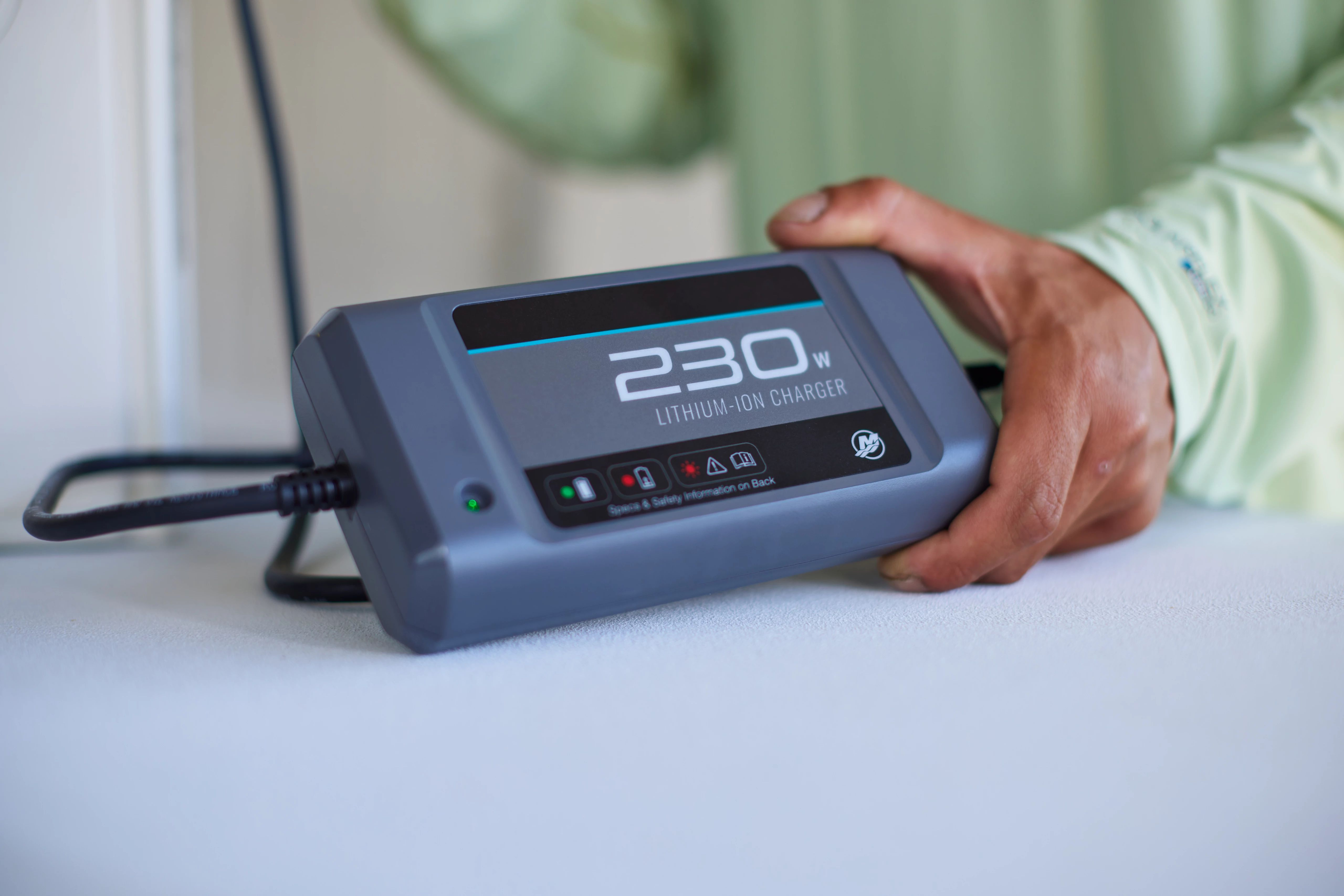 Mercury Avator 230W Fast Charger