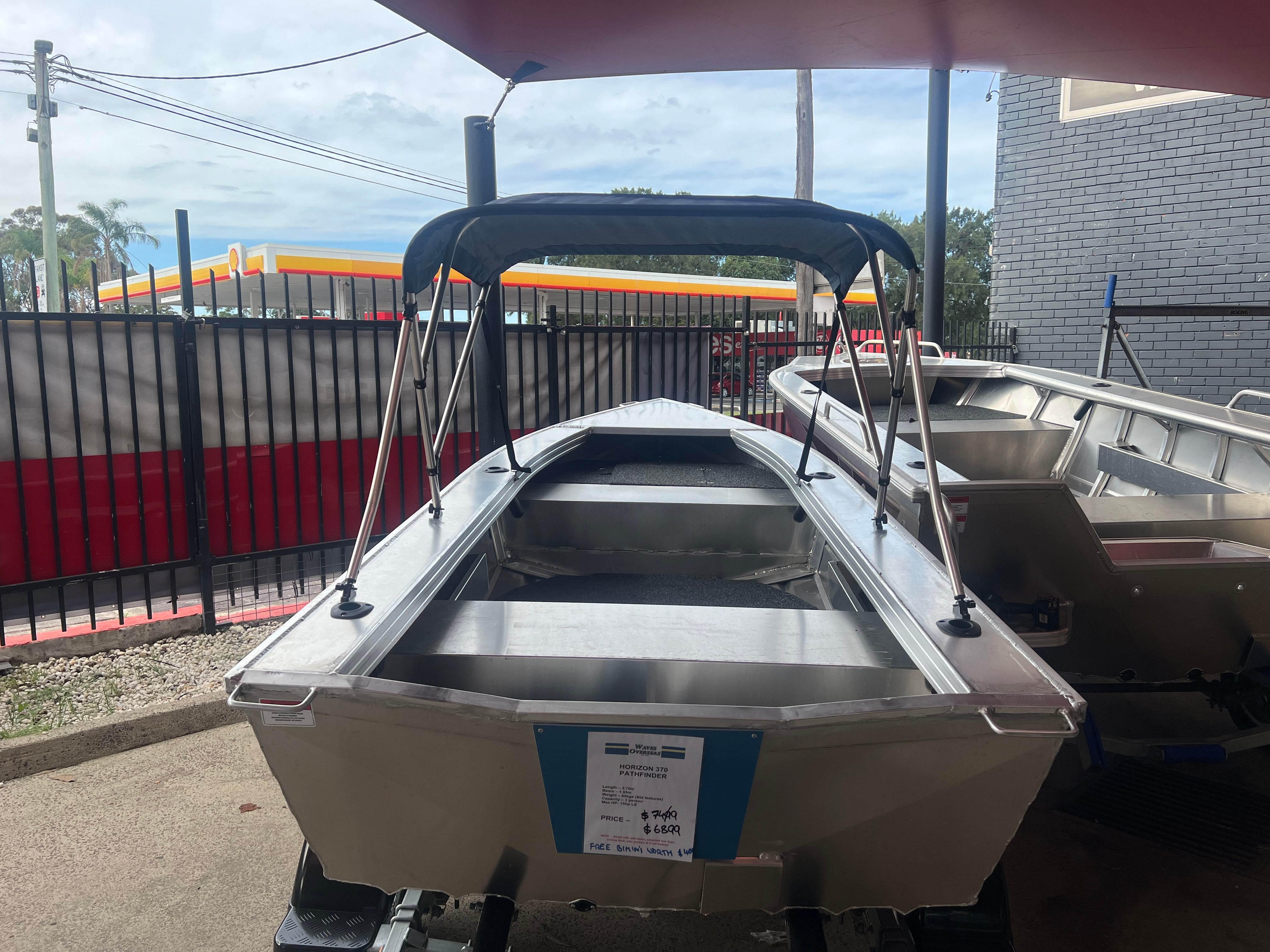 Horizon 370 Pathfinder (In Stock with FREE Bimini)