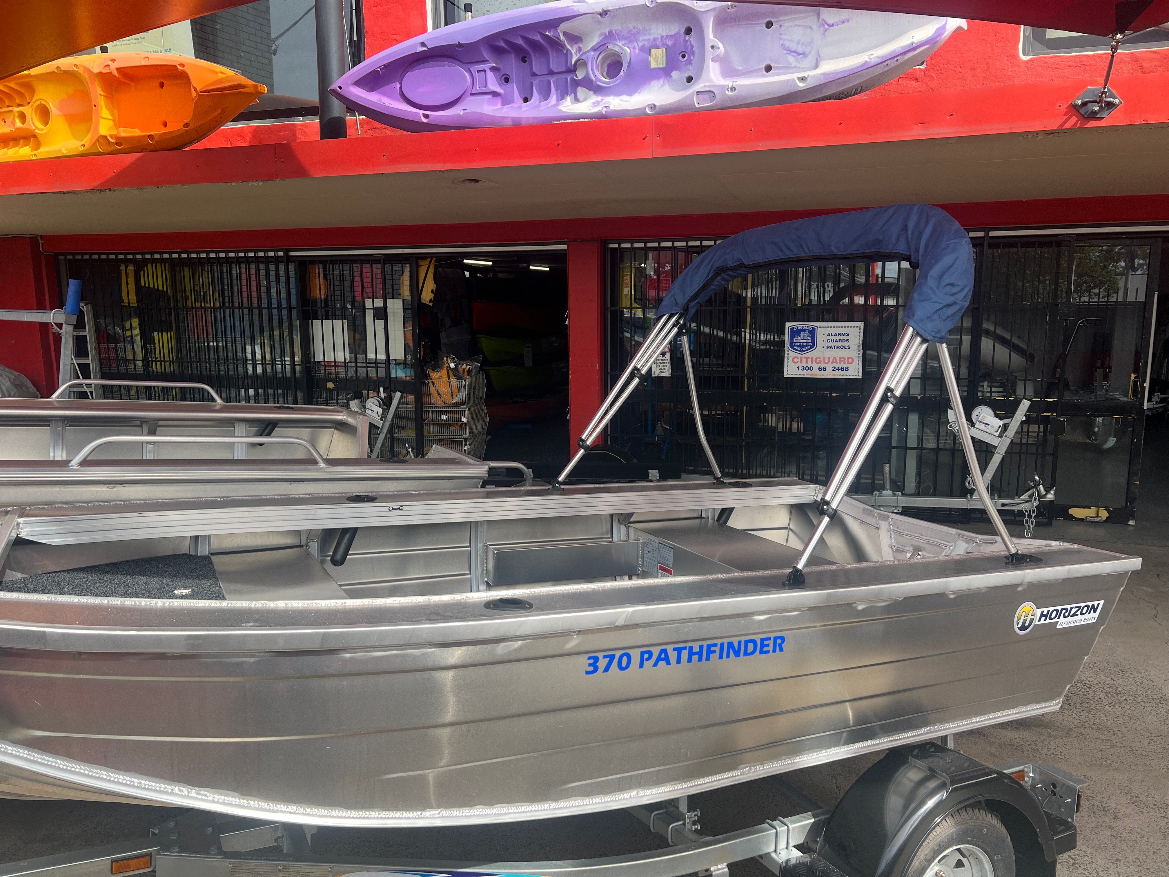 Horizon 370 Pathfinder (In Stock with FREE Bimini)