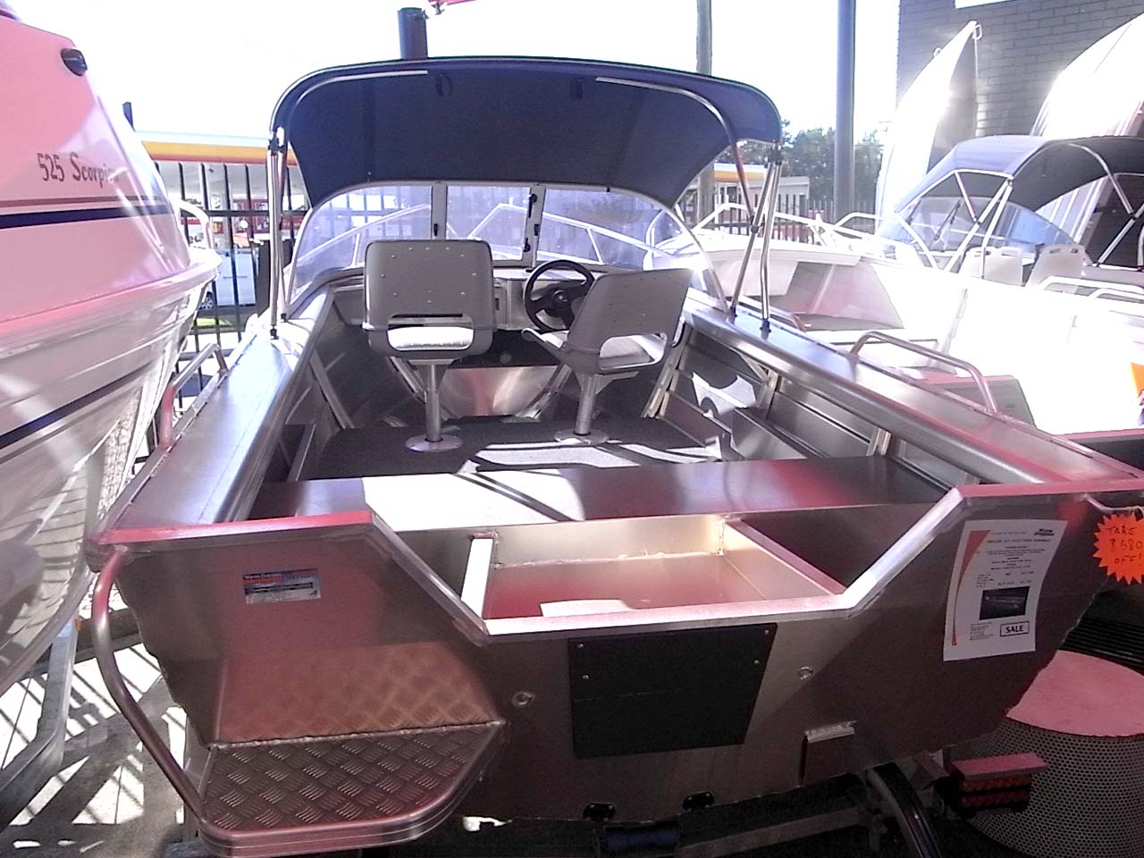Horizon 415 EasyFisher Runabout - waves-overseas