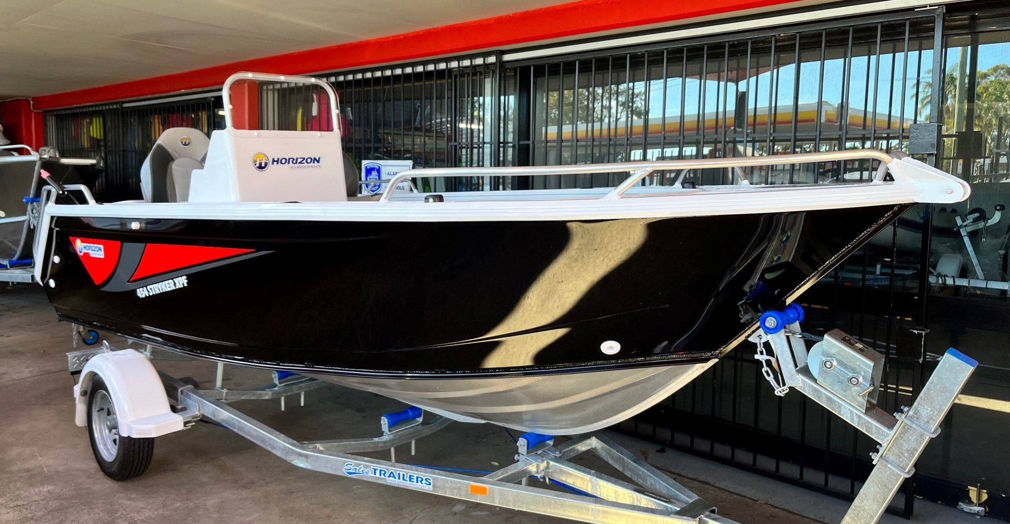 Horizon 454 Stryker XPF Side Console with FB transom - (In Stock)