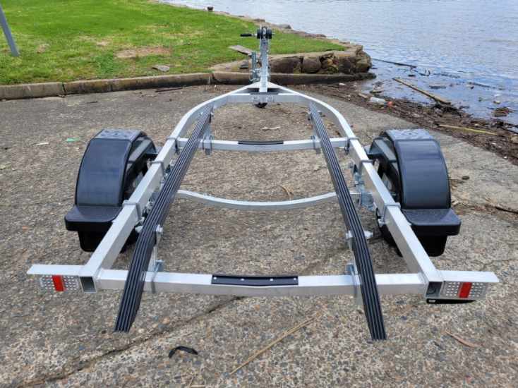 Brand new Aluminium Sea Trail boat trailer suitable for boats up to approx. 4.35m