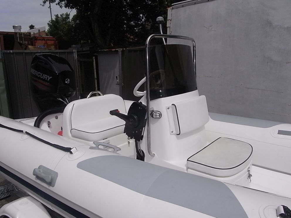 Mercury 460 Ocean Runner console package with Mercury 60hp EFI 4 stroke - waves-overseas