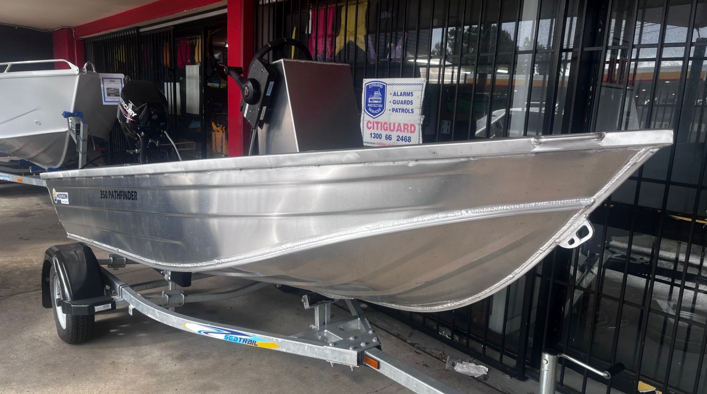 Horizon 350 Pathfinder Centre Console Package with Mercury 15hp 4 stroke
