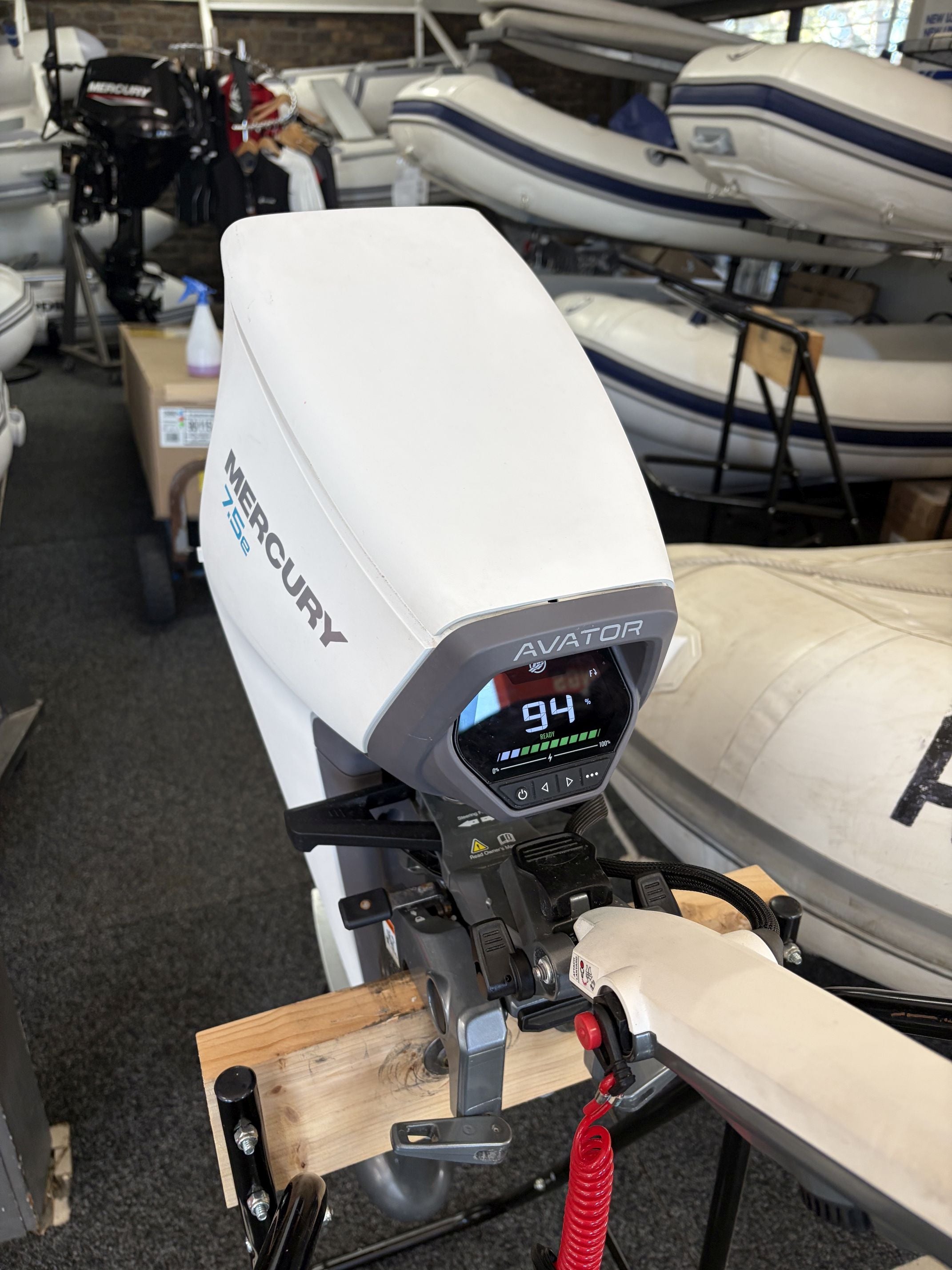 Used Mercury Avator 7.5e short shaft electric outboard with 2 batteries in 'AS NEW' condition (used 5 times)